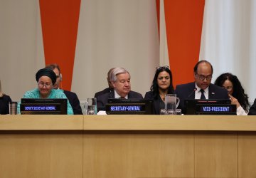 The UN Secretary-General delivering a speech. 