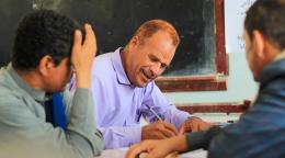  عنوان الصورة: أفراد المجتمع يتعلمون أدوات فعالة للحل السلمي للنزاعات في مجتمعاتهم، حجة. صورة: © برنامج الأمم المتحدة الإنمائي في اليمن / 2023