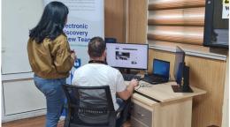  السعي إلى تحقيق العدالة والمساواة باستخدام التكنولوجيا 