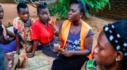 Elestina Joseph participe à une réunion « Safe Space ».