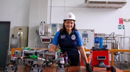 Una joven venezolana en un laboratorio de robótica.