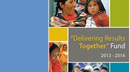 Portada del documento con un fondo azul y un mosaico de fotografías y bloques de color.