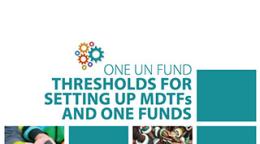 Portada del documento con un fondo blanco y un mosaico de tres fotografías y cuadrados de color aguamarina.