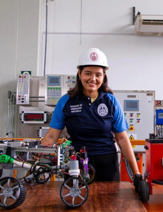 Una joven venezolana en un laboratorio de robótica.