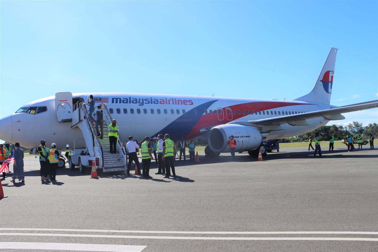 Un avión llega a Timor-Leste con suministros esenciales.