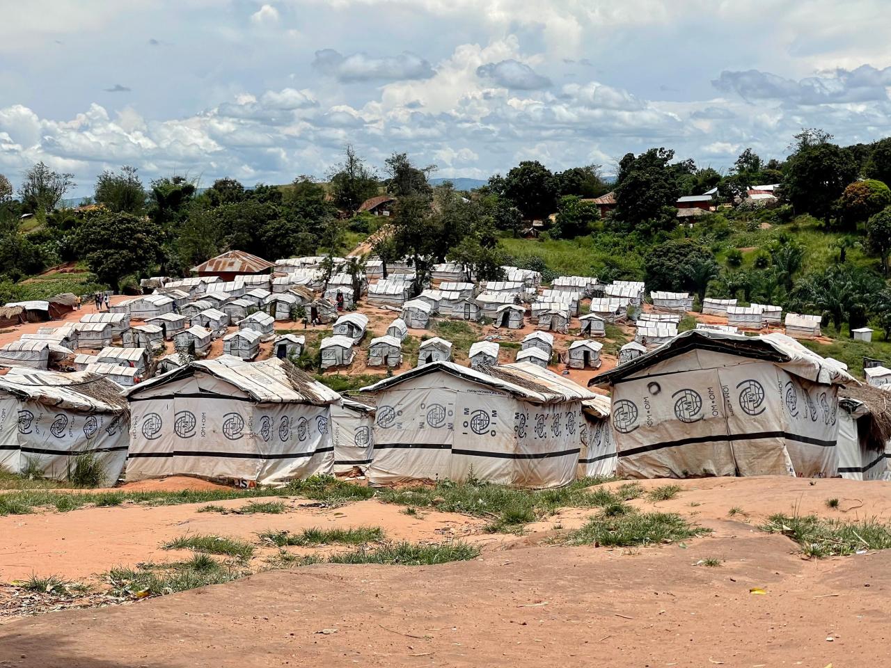 Vue d'ensemble du site pour personnes déplacées de Kalunga, en République démocratique du Congo.