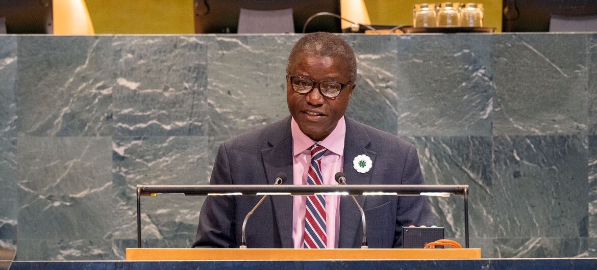 A UN official addresses the UN General Assembly Hall.