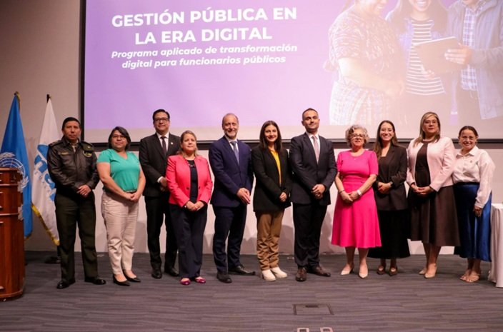 Personas en conferencia de Gestión Pública en la Era Digital
