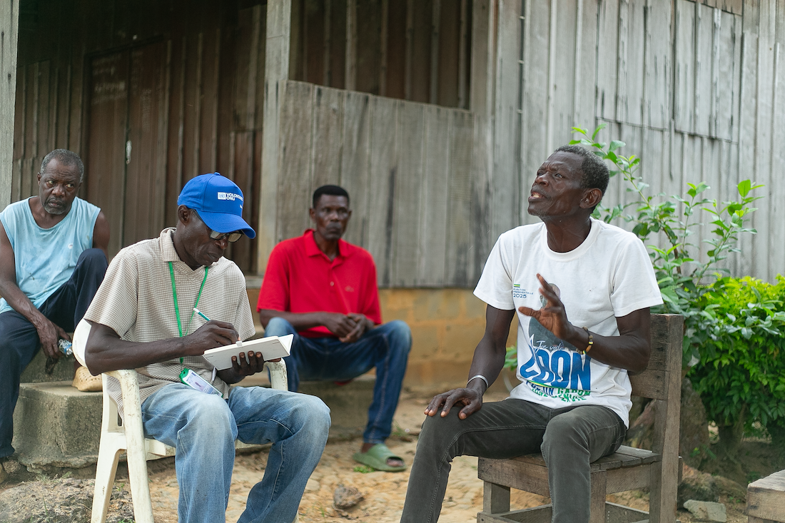 Volontaire communautaire des Nations Unies et collecteur de connaissances écologiques traditionnelles auprès du PNUD au Gabon.