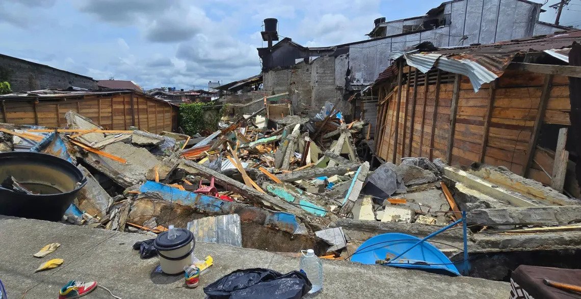 Destruction after an earthquake in Colombia.