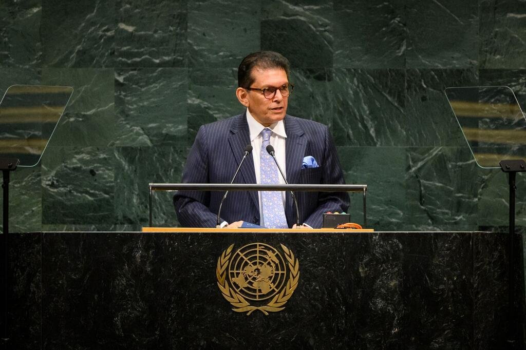 Le président de l'Assemblée générale, Khalilur Rahman, prononce un discours lors de l'ouverture du débat général de la 81e session de l'Assemblée générale de l'ONU.
