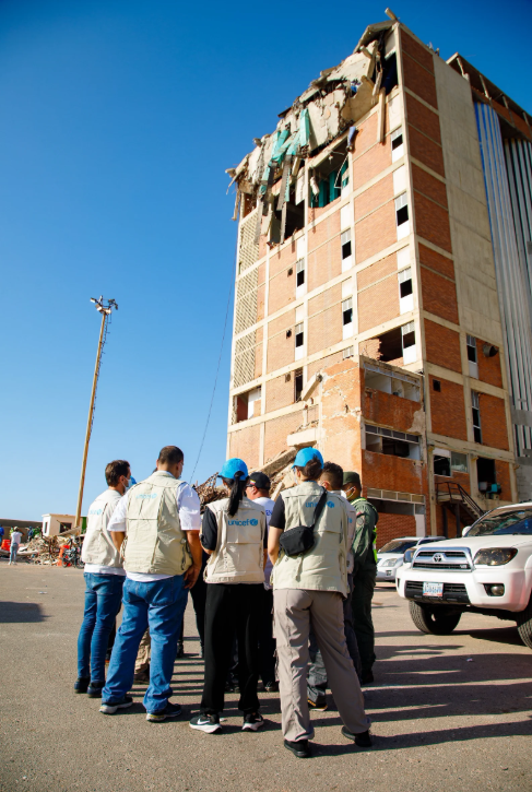 Equipo UNICEF evaluando los daños tras el terremoto en Venezuela