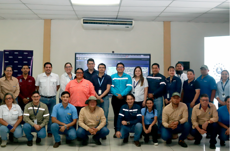 Gente reunida en conferencia