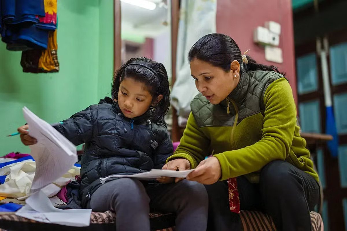 A woman and her daughter in Nepal.