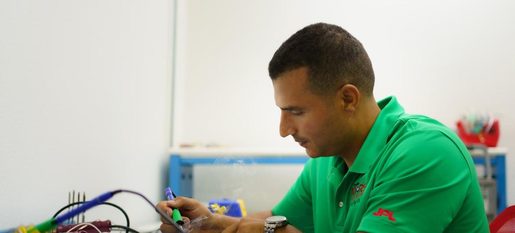 المهندس لؤي البسيوني يعمل في أخد مختبرات وكالة ناسا الفضائية.