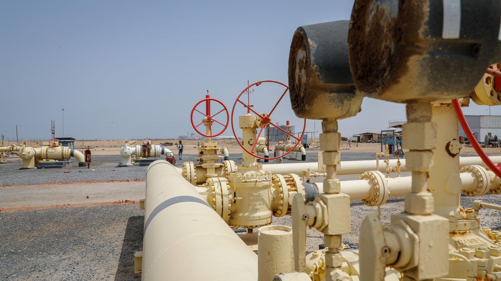 خطوط أنابيب ناقلة صافر بمنطقة رأس عيسى في محافظة الحديدة.