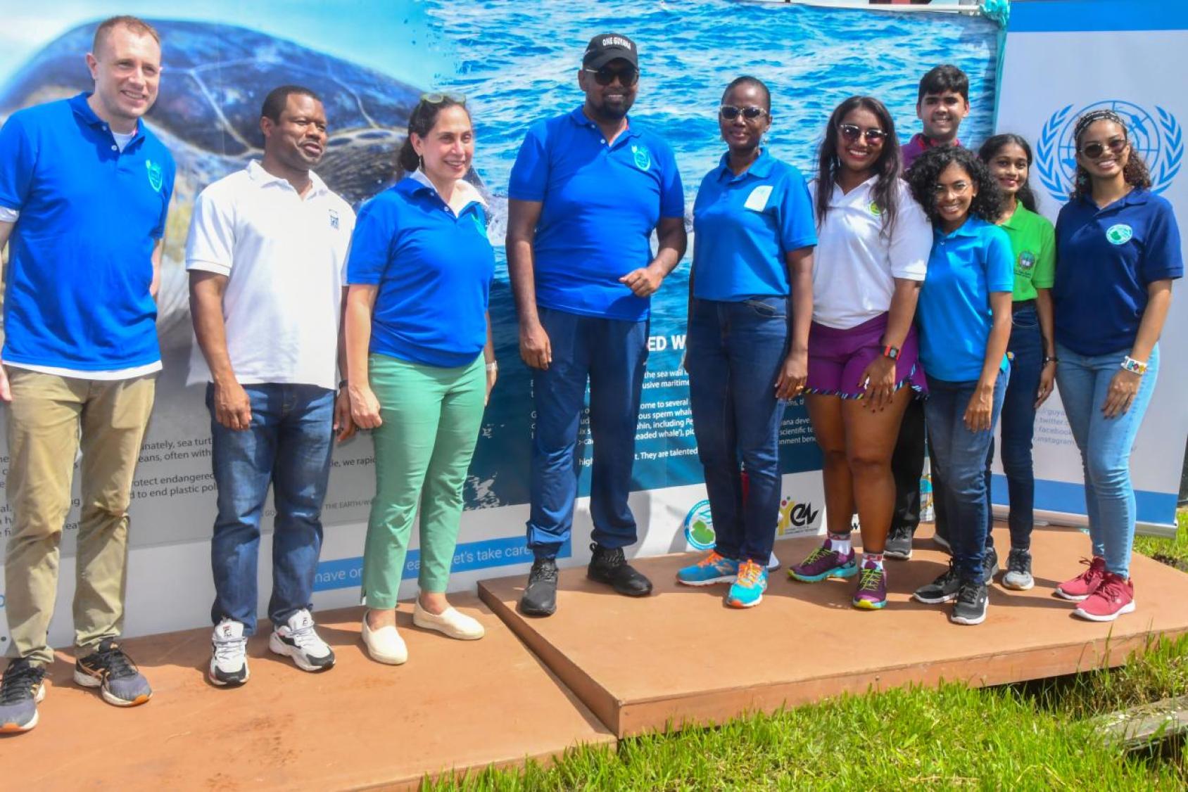 À l'occasion de la Journée mondiale de l'environnement 2022, trois œuvres murales illustrant divers éléments de la biodiversité du Guyana ont été dévoilées par S.E. Mohamed Irfaan Ali, Président de la République coopérative de Guyana, et par le WWF-Guiana, le Guyana Youth and Environment Network, la Guyana Marine Conservation Society et l'EcoTrust Society de l'Université du Guyana.