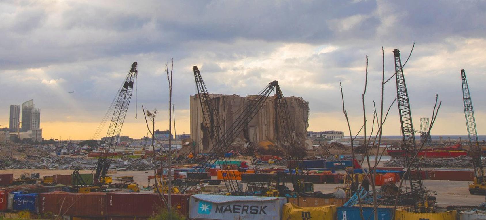 صورة مرفأ بيروت في نيسان 2021.