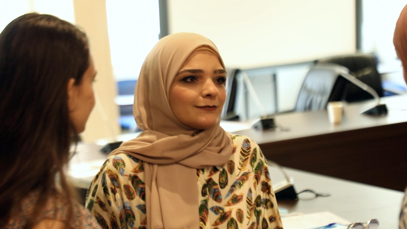 Raneen a suivi la formation intitulée "Les jeunes contre les fausses informations et les discours de haine" organisée par le PNUD.