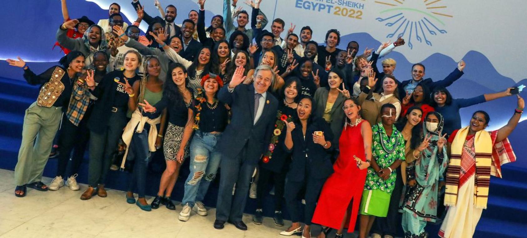 UN Secretary General Antonio Guterres with youth climate activists