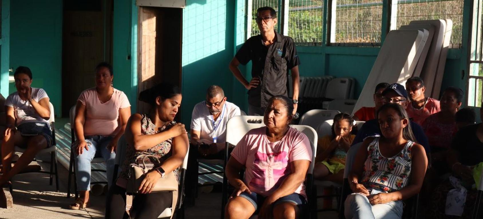 Familias se reúnen para celebrar la inauguración del parque temático