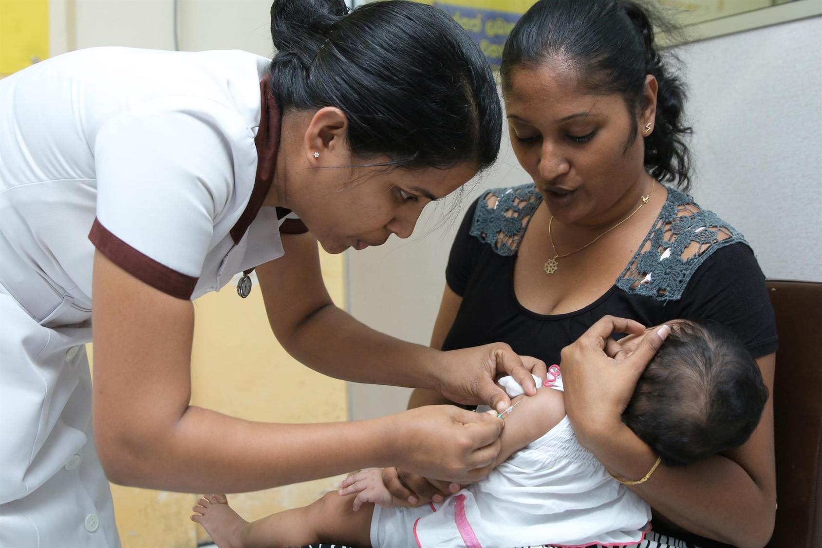 Вакцинация маленького ребенка