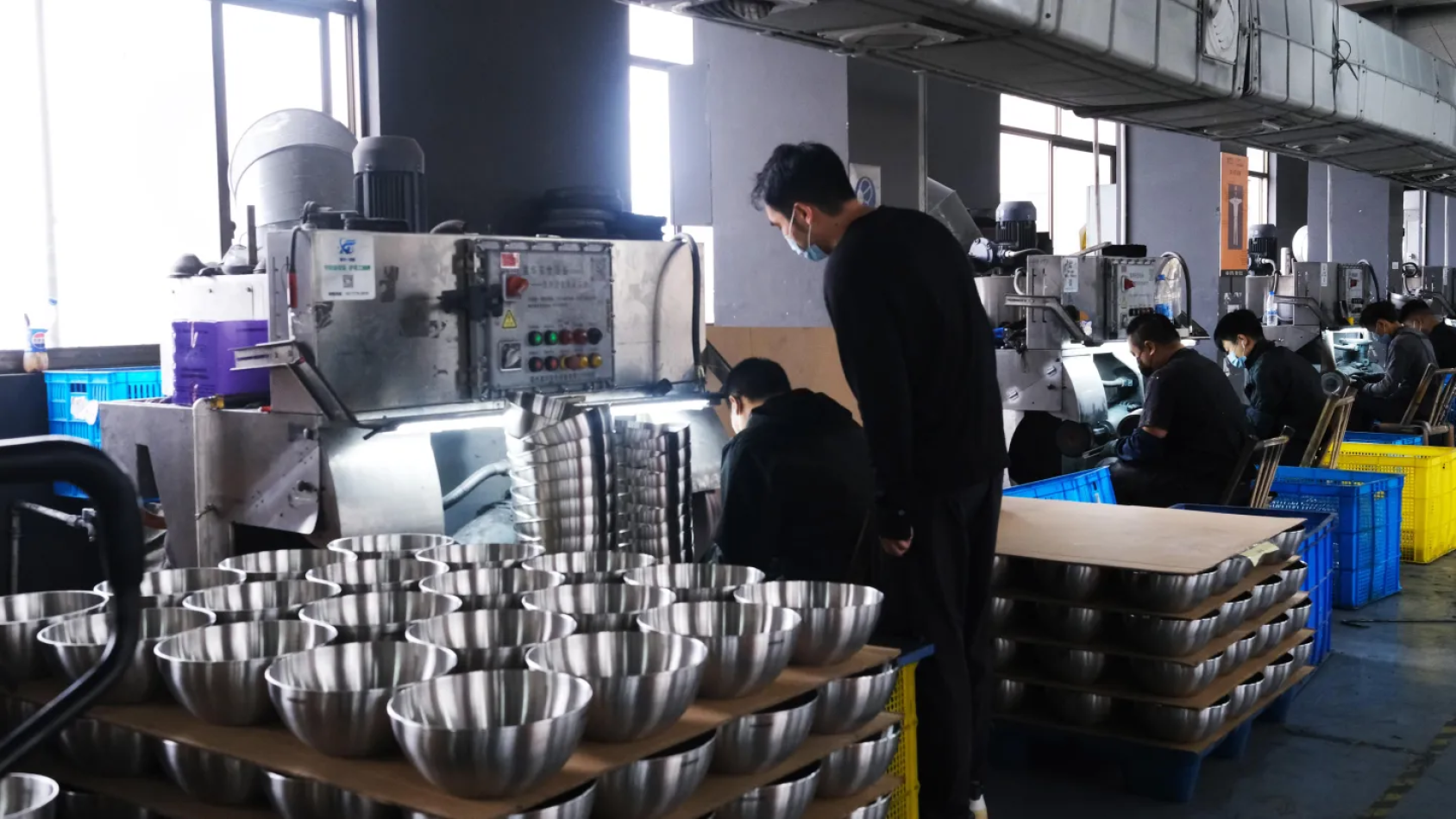 Avant, je décrivais nos employés comme des « soldats crevettes et des généraux crabes ». Aujourd’hui, c’est une « Armée de fer », avec un esprit d'amélioration continue qui fait partie de notre quotidien. (Yongkang, Chine, 2025)