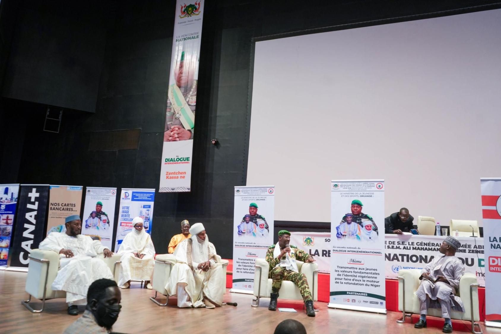 Panel d’échanges entre autorités, leaders traditionnels et forces de défense