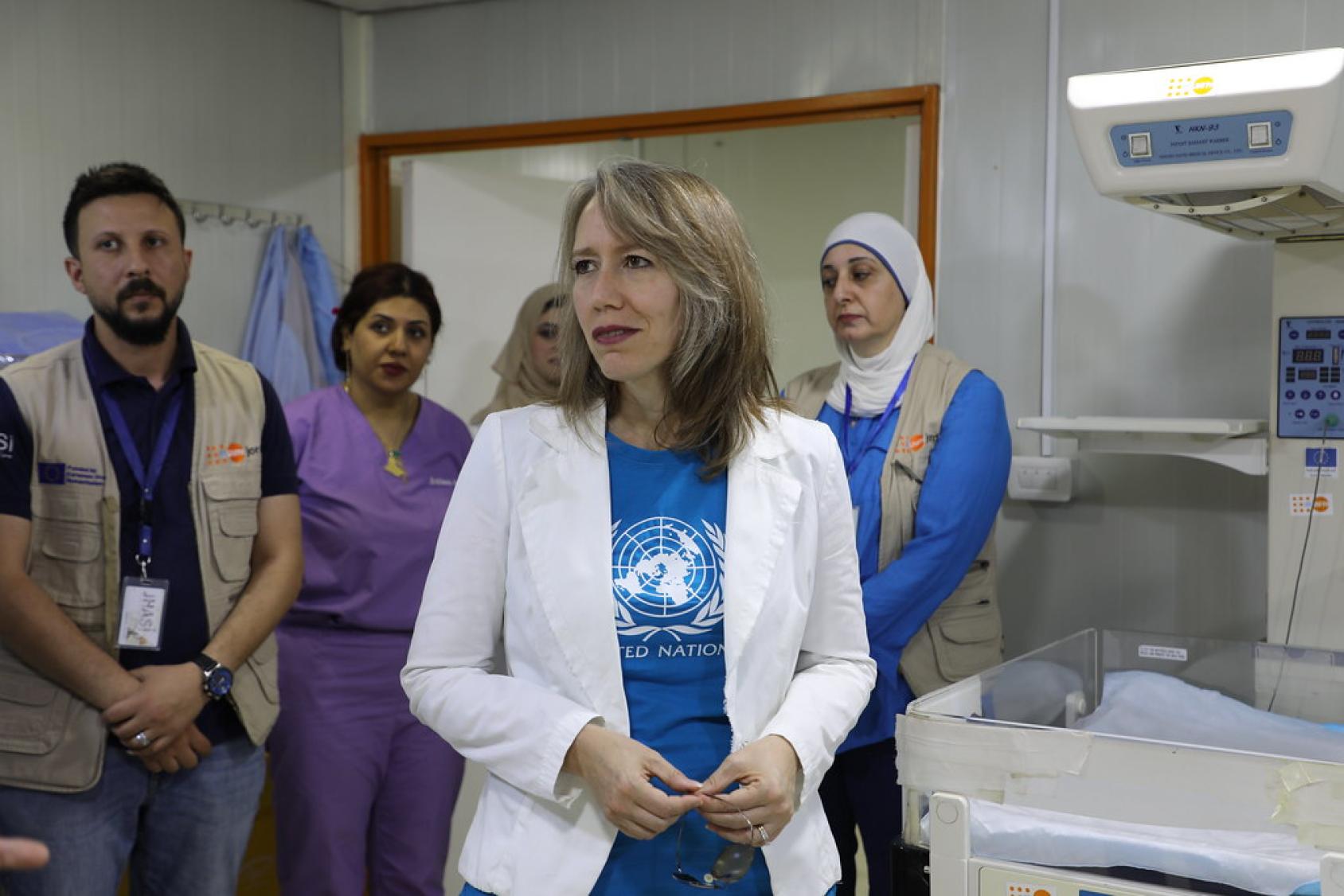 The UN Resident Coordinator in Jordan visits a hospital.