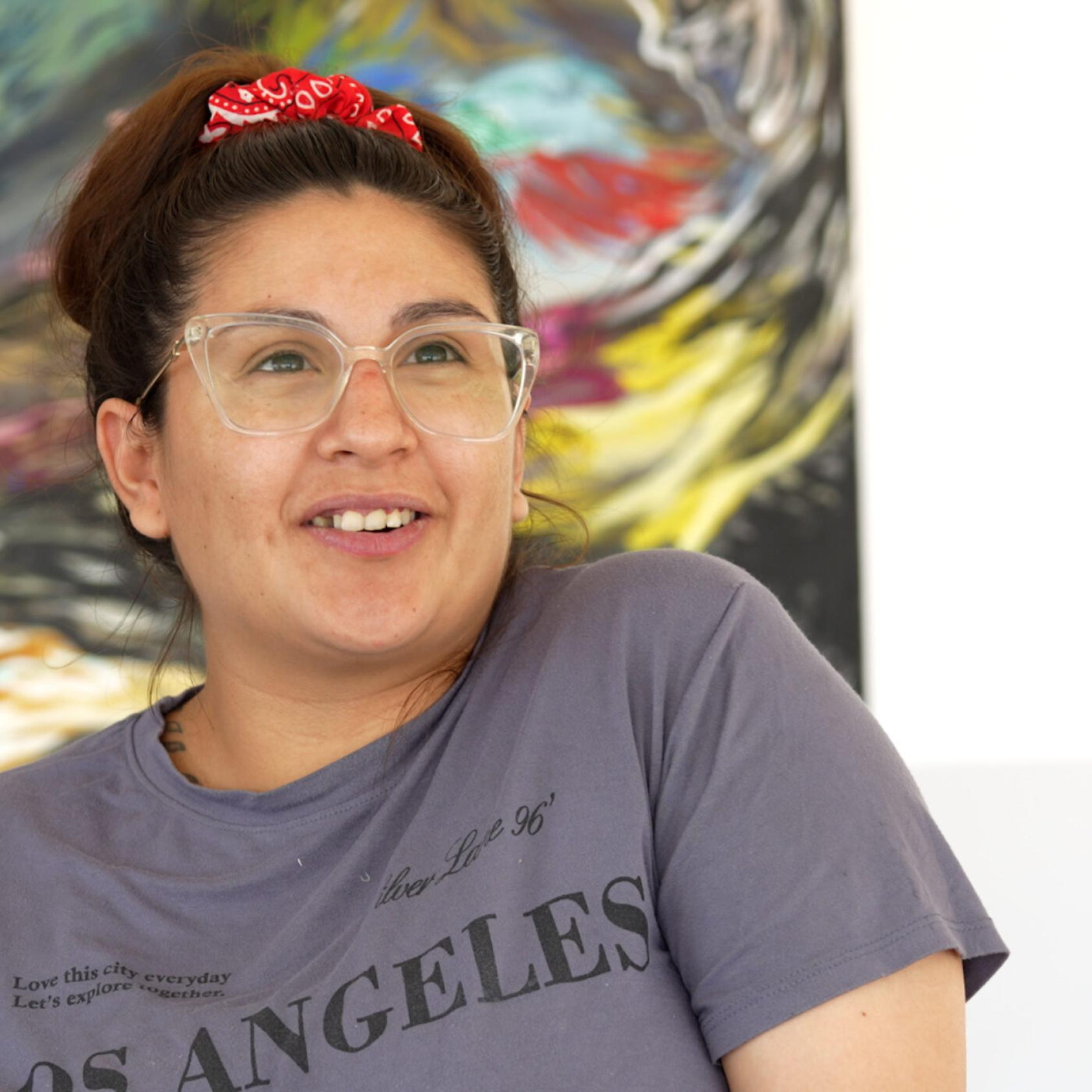 Mujer contando su experiencia en el hospital María Humphreys.