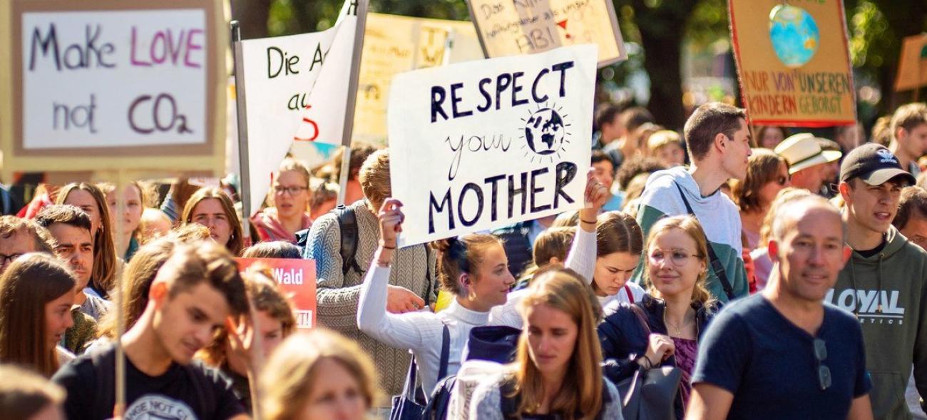 Protesta en El Día Internacional de la Madre Tierra