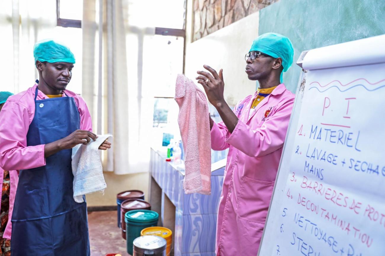 Réduction de mortalité maternelle et néonatale au Burundi : L’OMS contribue au renforcement des capacités des sages-femmes en SONE ET SONUB