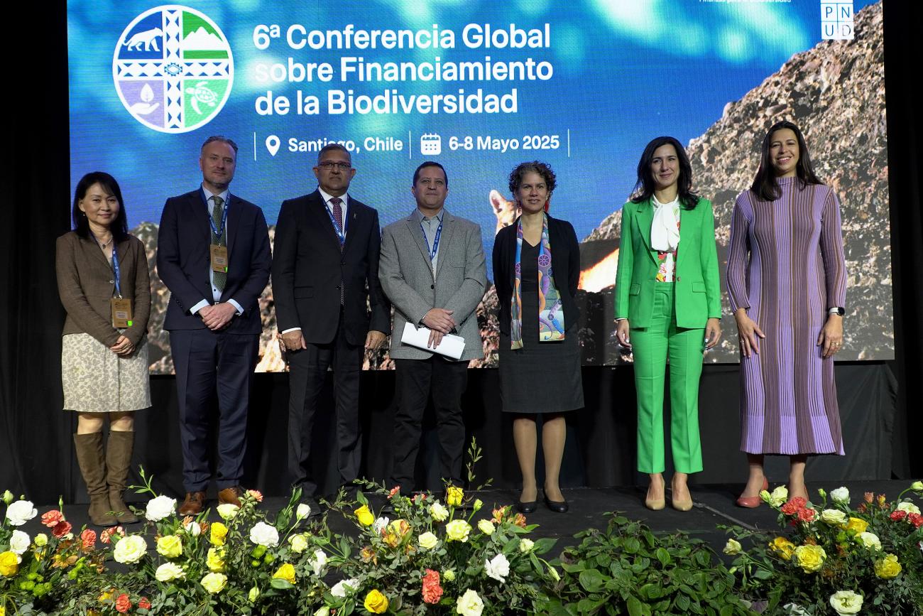 Miembros en la conferencia global sobre el financimiento de la biodiversidad