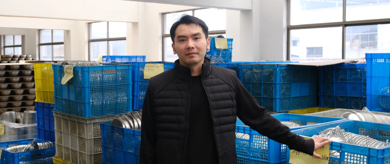 Ying Changbin a transformé son entreprise d’ustensiles de cuisine grâce à l’appui du ministère chinois de la Gestion des urgences.