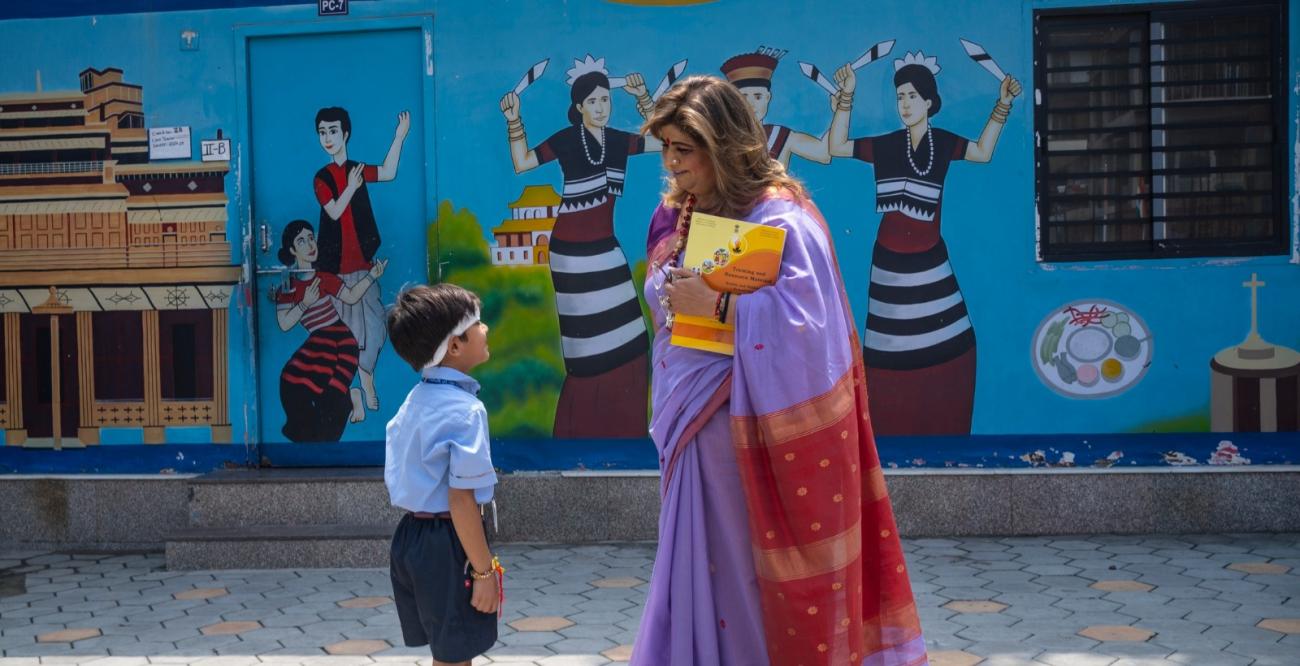 Alka Kapoor, l’exemple d’un établissement scolaire à New Delhi, œuvre pour des environnements d’apprentissage inclusifs et favorables au bien-être des adolescents.