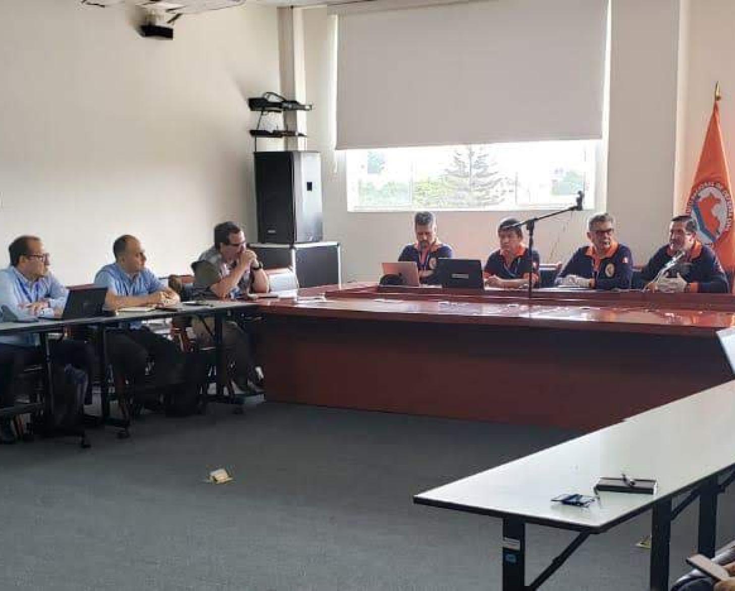 يلتقي فريق الأمم المتحدة القطري في بيرو مع سلطات الطوارئ الوطنية.