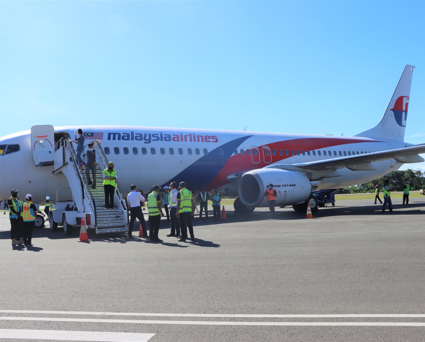 Un avión llega a Timor-Leste con suministros esenciales.