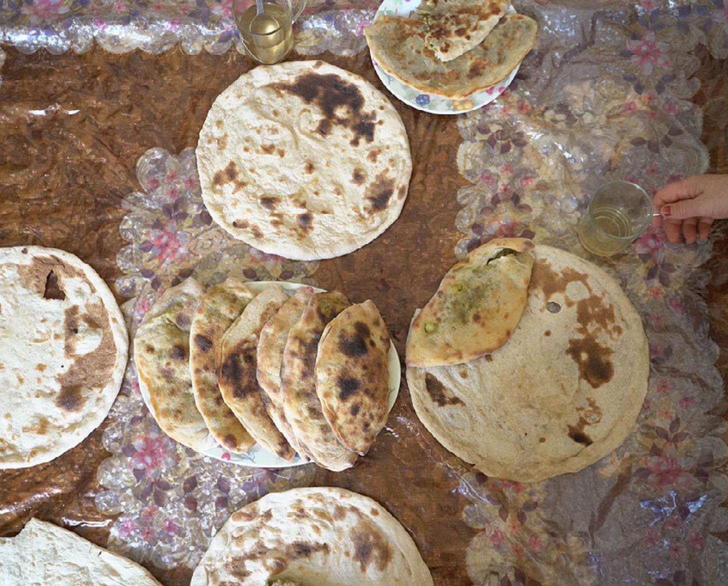 صورة لأرغفة خبز.