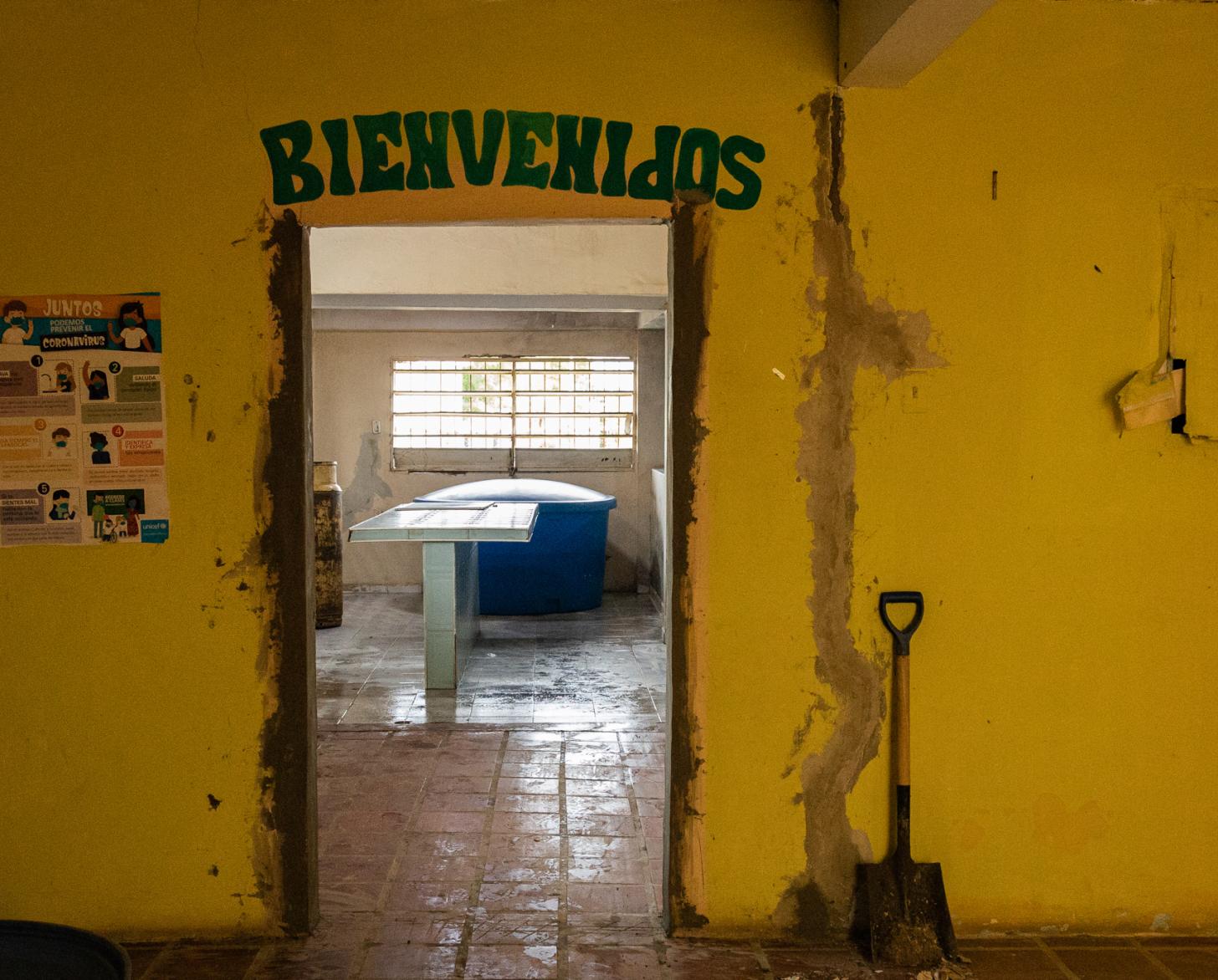 يتم حاليًا إعادة ترميم مطبخ المدرسة، من خلال إجراء تغييرات في بنيته التحتية ومعداته. 