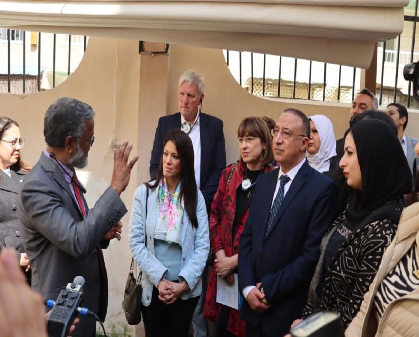 عنوان الصورة: جانب من الزيارة إلى مشروع PROSPECTS الذي يهدف إلى تحسين حياة الأشخاص المستفيدين من المصريين والمهاجرين واللاجئين على حد سواء.